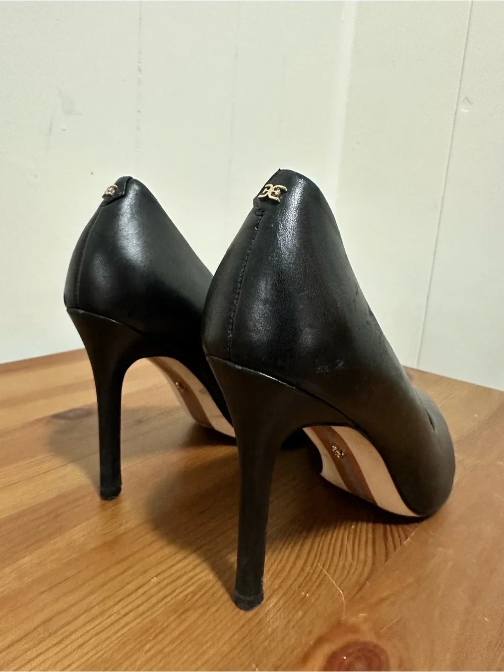Sam Edelman Vienna Italian Leather Pointy Black Pumps